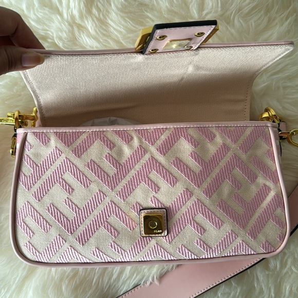 FENDI *NEW RARE* Baguette - Pink with cutout lettering crossbody strap & Dustbag - Picture 11 of 17